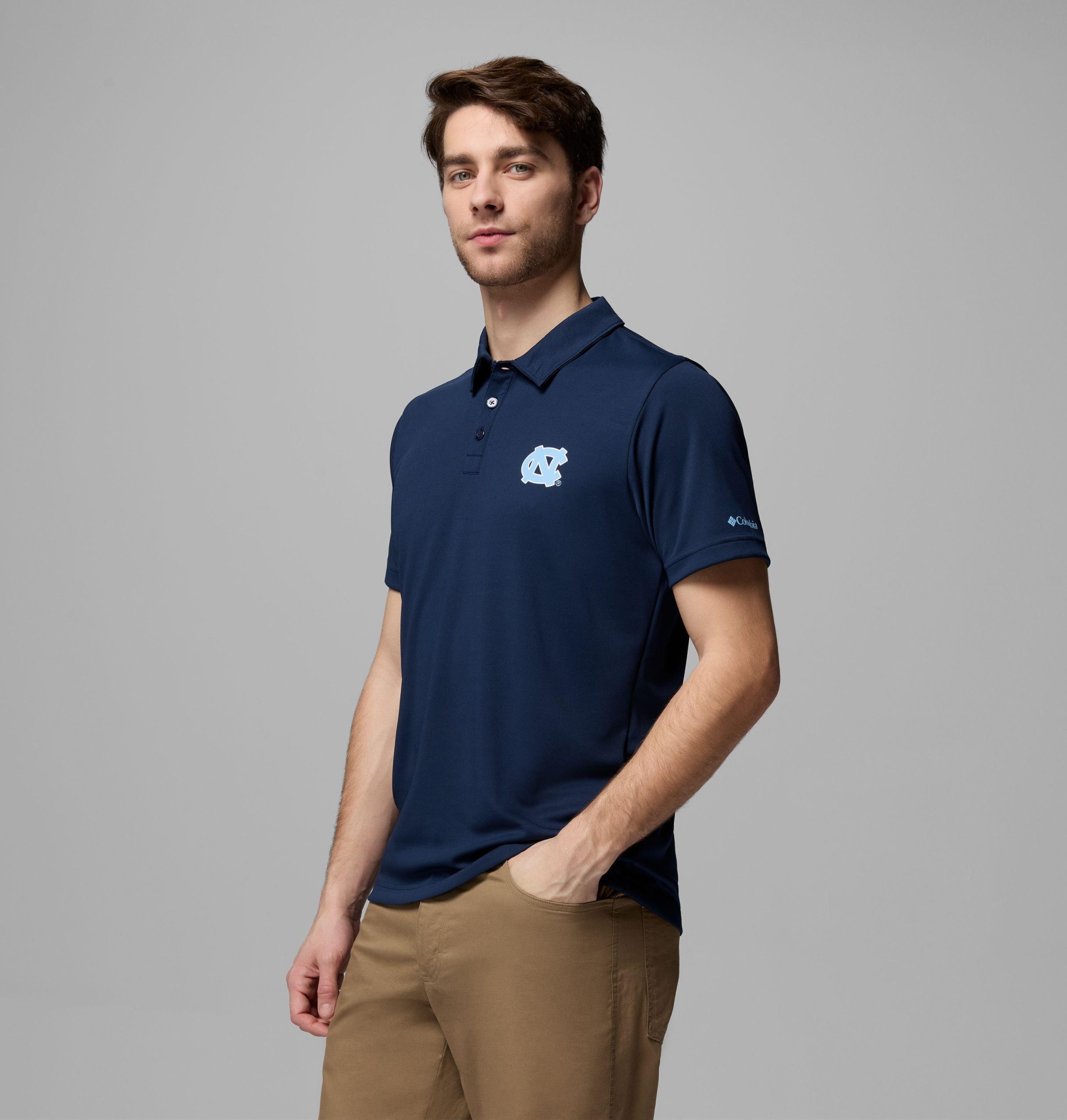 fair-catch-polo für herren im college-bereich – north carolina