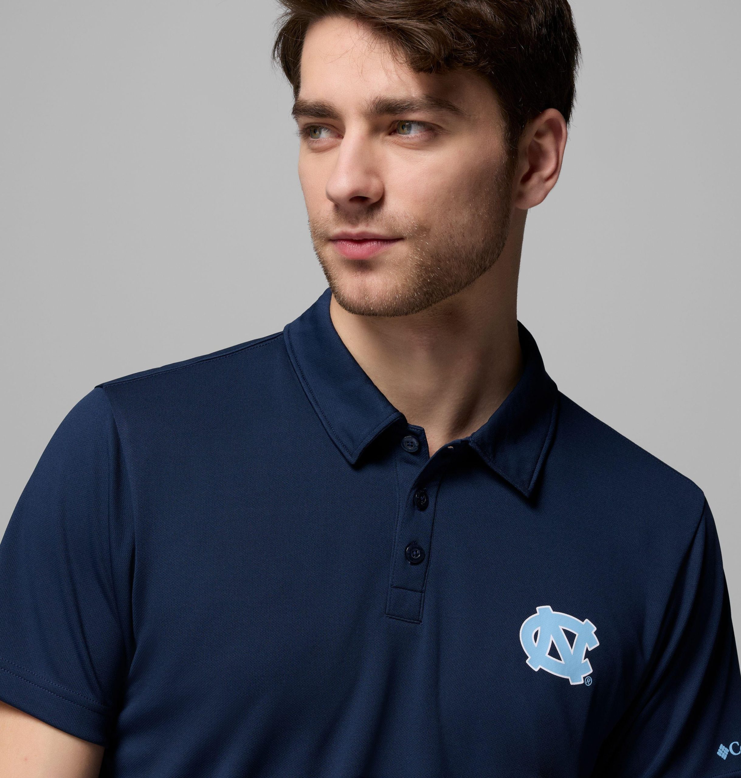 fair-catch-polo für herren im college-bereich – north carolina