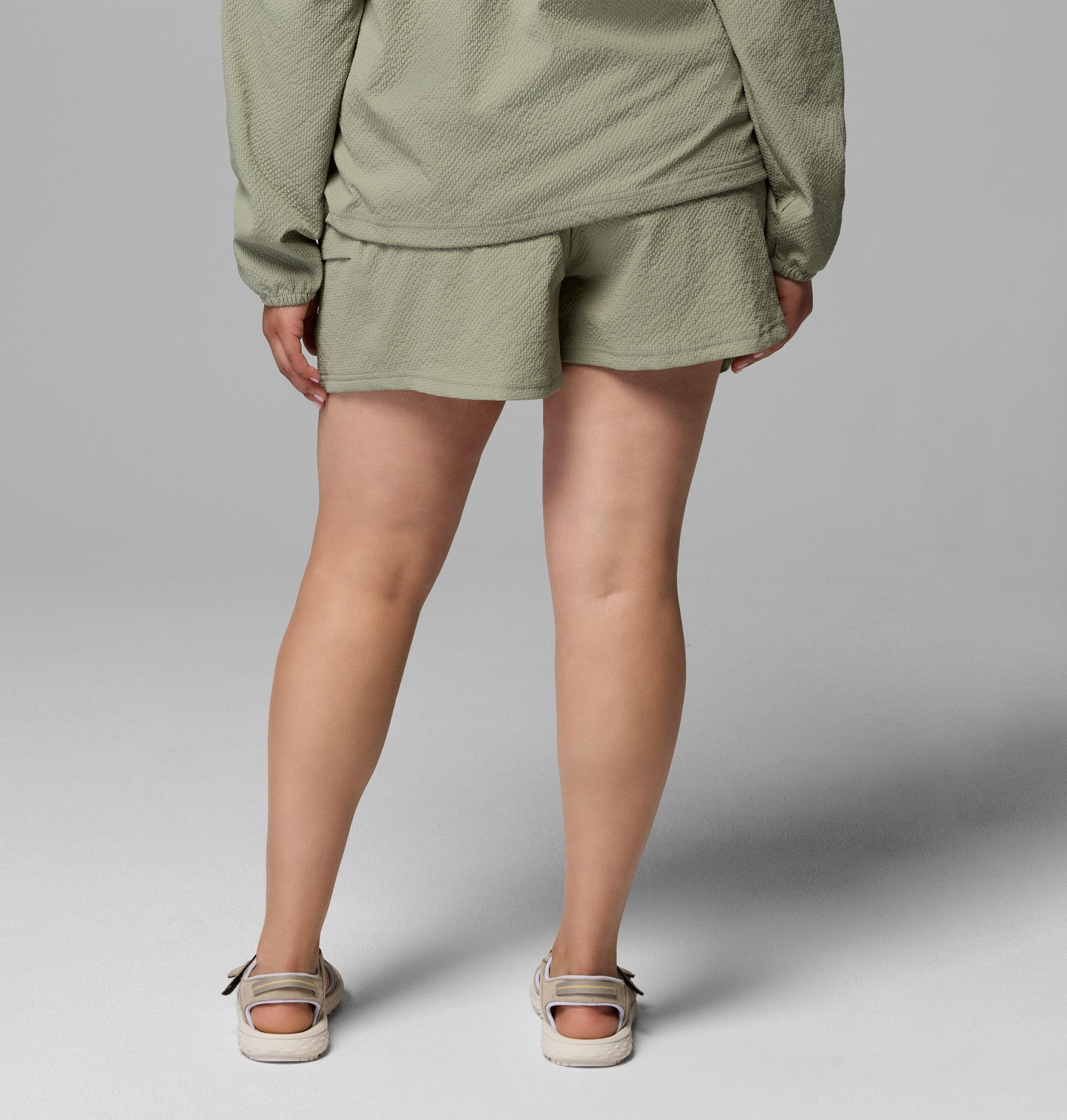 damen lieben sommershorts – auch in Übergrößen