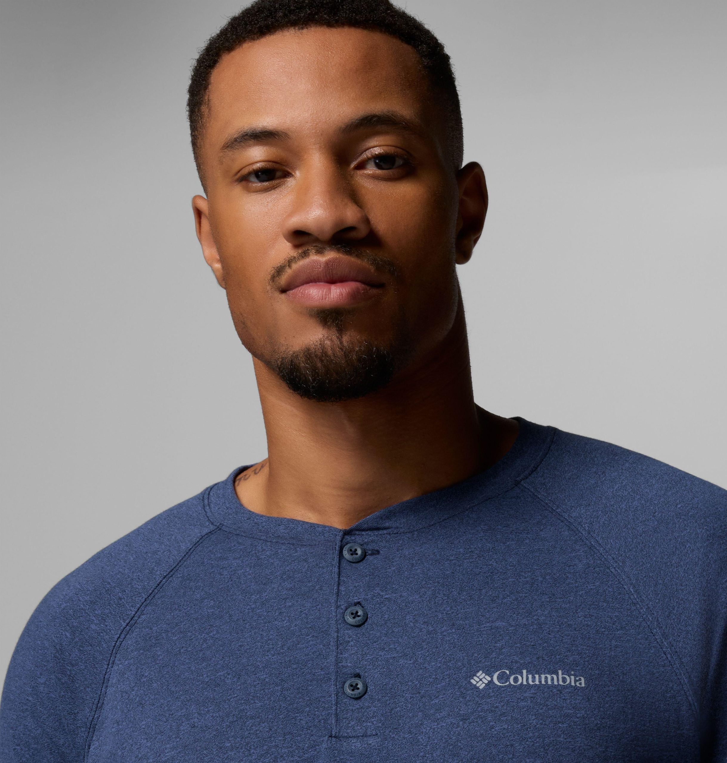 männer thistletown hills raglan henley