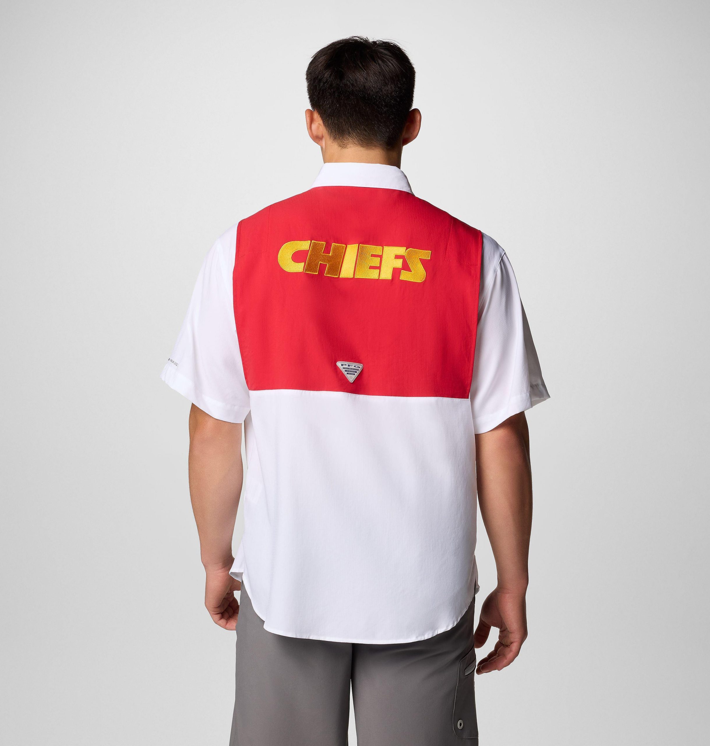pfg tamiami herren-kurzarmshirt mit farbblock-design – kansas city chiefs