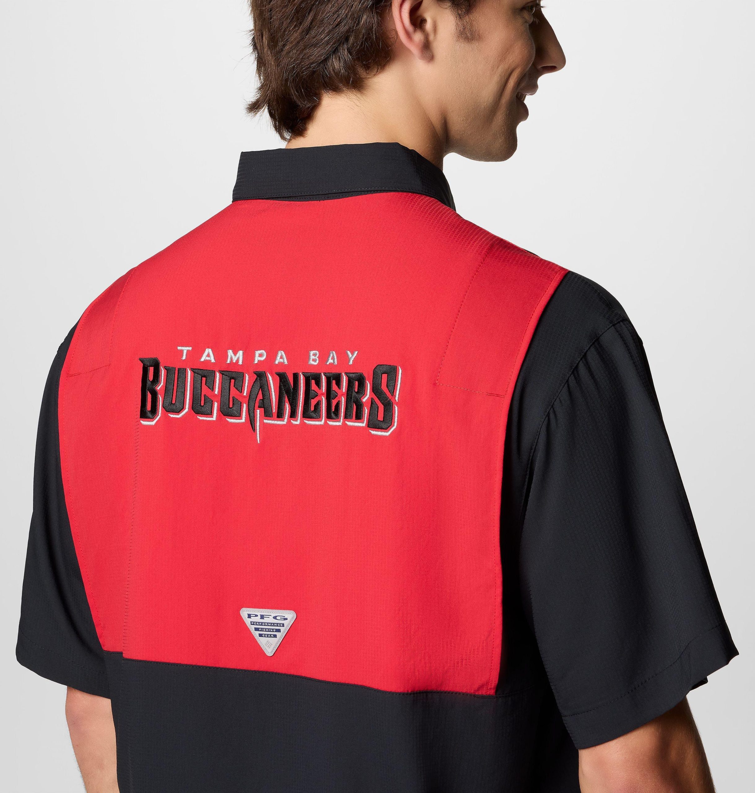 pfg tamiami colorblocked kurzarmhemd für herren – tampa bay buccaneers